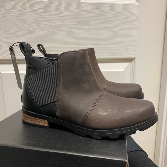 🌲NWT🌲 Sorel Emelie Chelsea Bootie - Picture 2 of 11